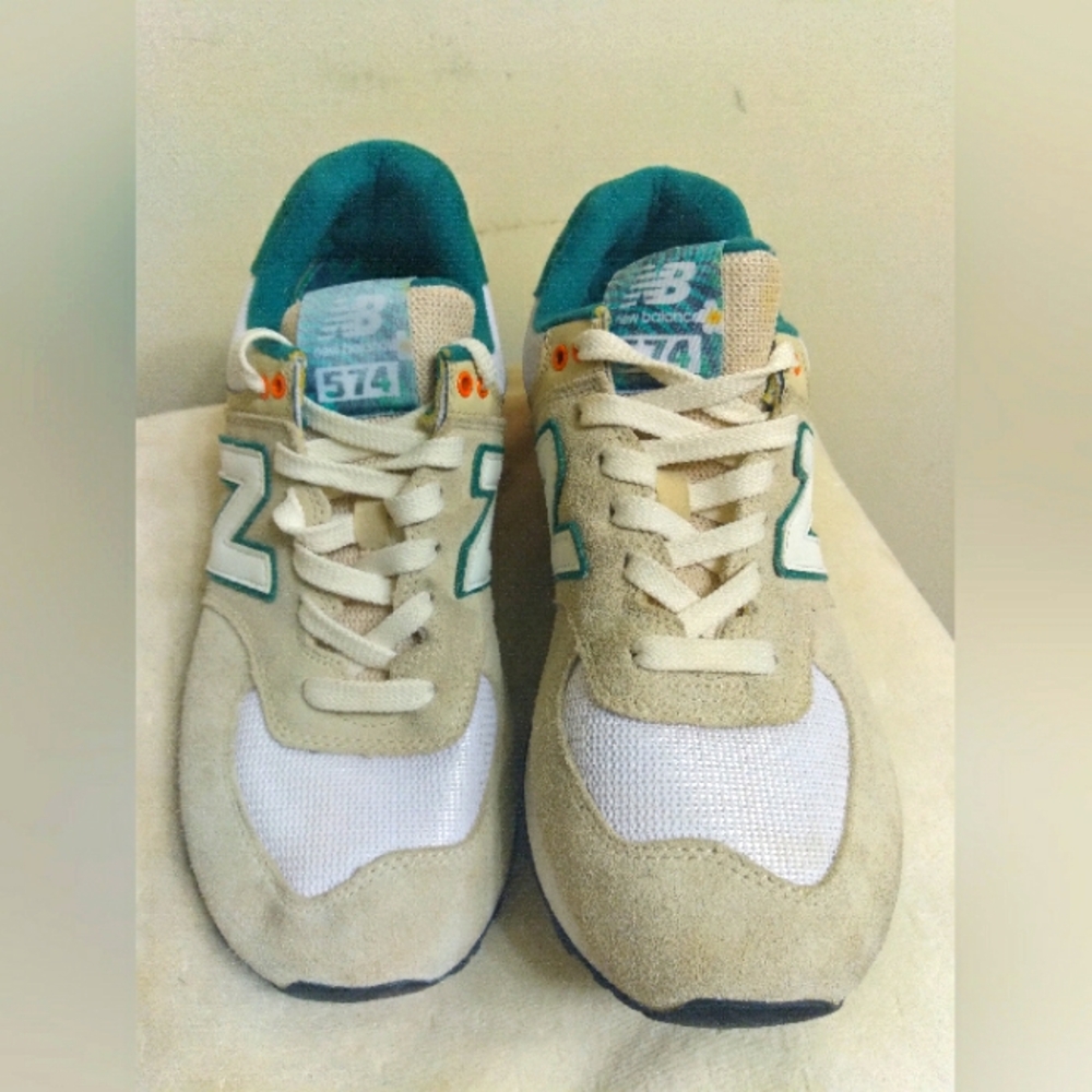 Mens Balance 574 US574BOS Sneakers in Cream and Teal Size 8